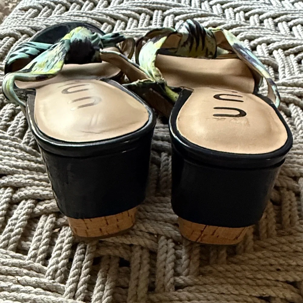 Unisa Blue Knot Platform Wedge Open Toe Sandals Women's 6.5